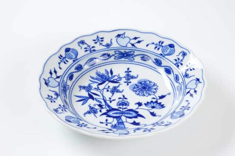 Geschirr mit Zwiebelmuster Blau (depositphotos.com)